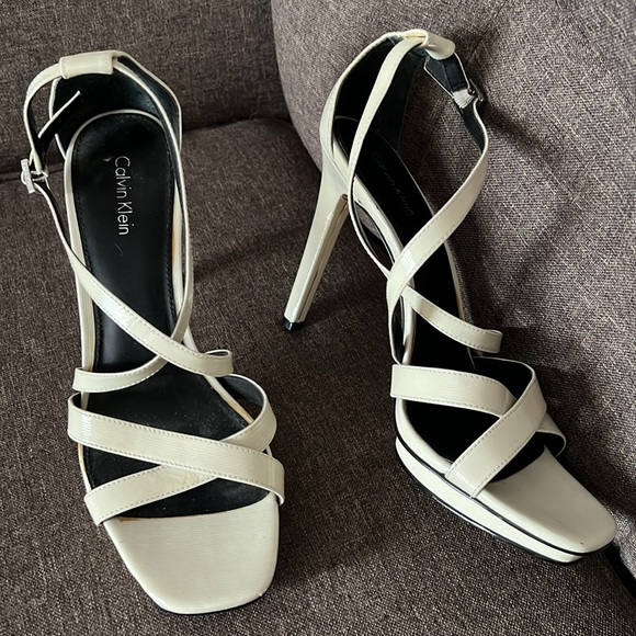 CALVIN KLEIN VONNIE STRAPPY HEELS - Picture 2 of 9